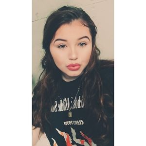 Meet your Posher, Arielle